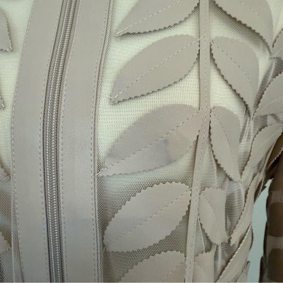 Bagatelle Women's Faux Leather Leaf Mesh Zip-Up Jacket Size X-large Beige‎ Taupe - Picture 3 of 13
